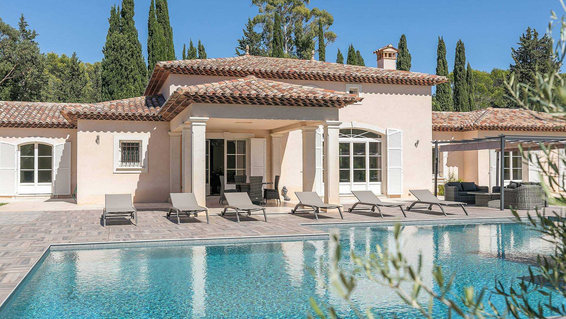 Будинок в Puget-sur-Argens, Provence-Alpes-Cote d'Azur 10994945