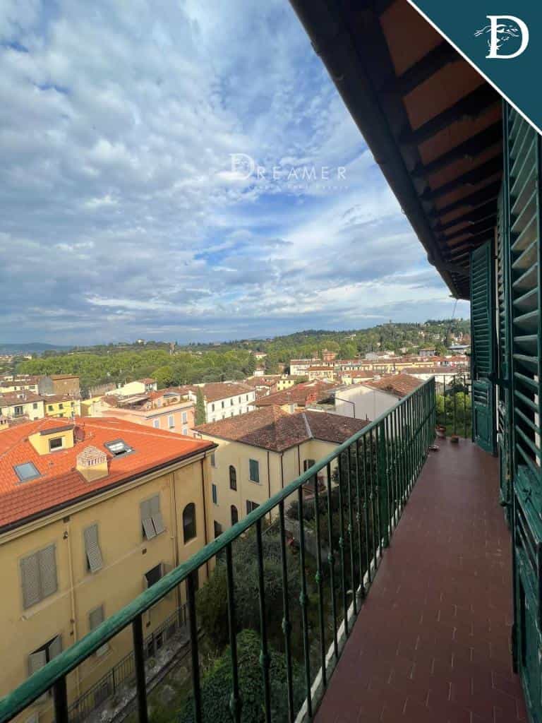 Condominium dans Florence, Tuscany 10995096