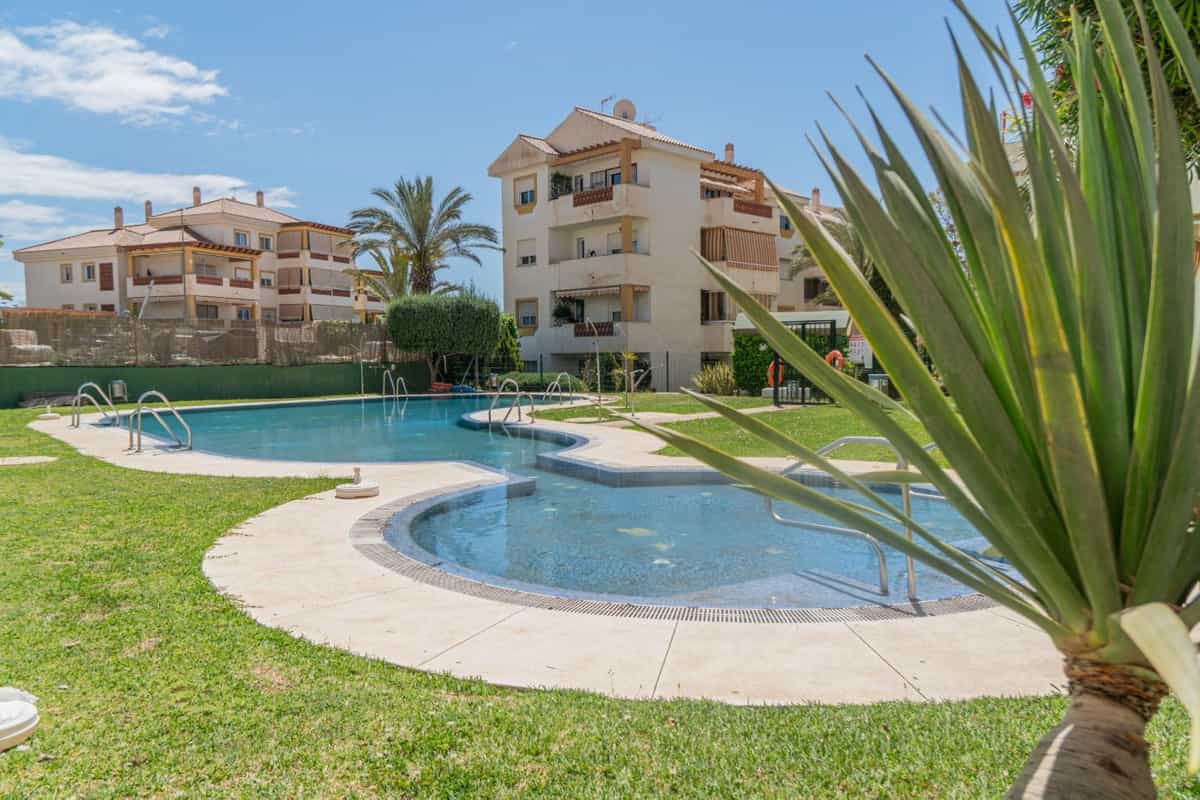 Condominium in Rincón de la Victoria, Andalusië 10995588