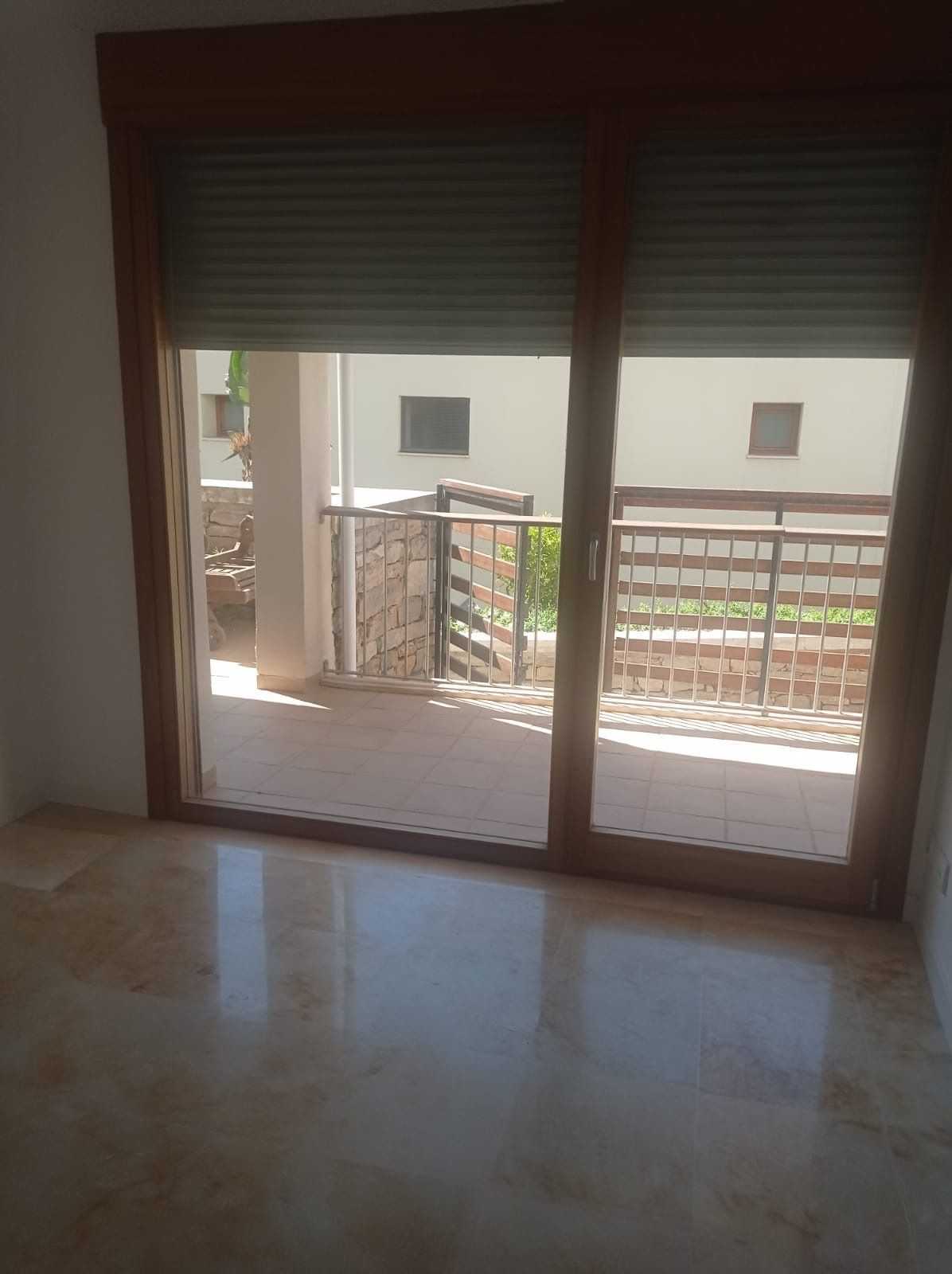 Condominium in , Andalucía 10995638