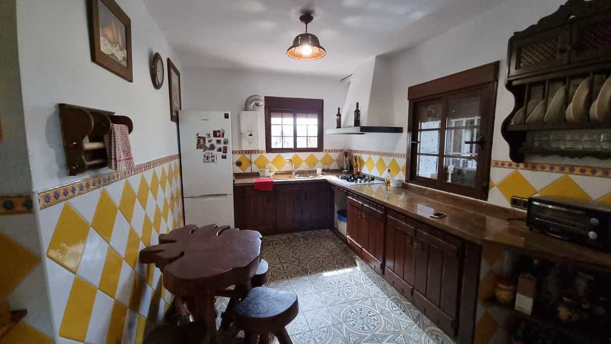 жилой дом в Casares, Andalusia 10995771