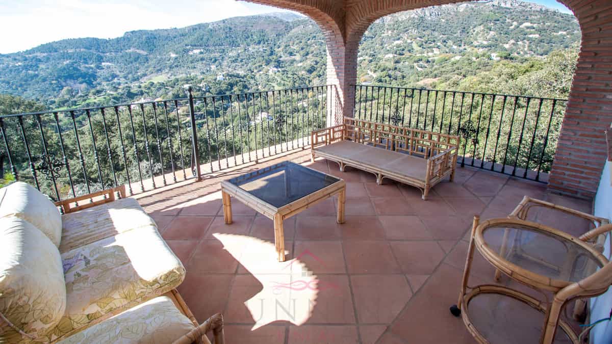 मकान में Casares, Andalusia 10995775