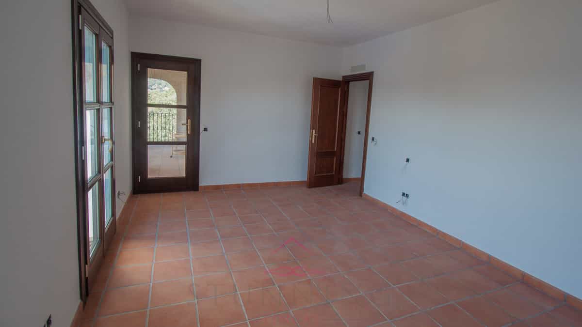 집 에 Casares, Andalusia 10995775