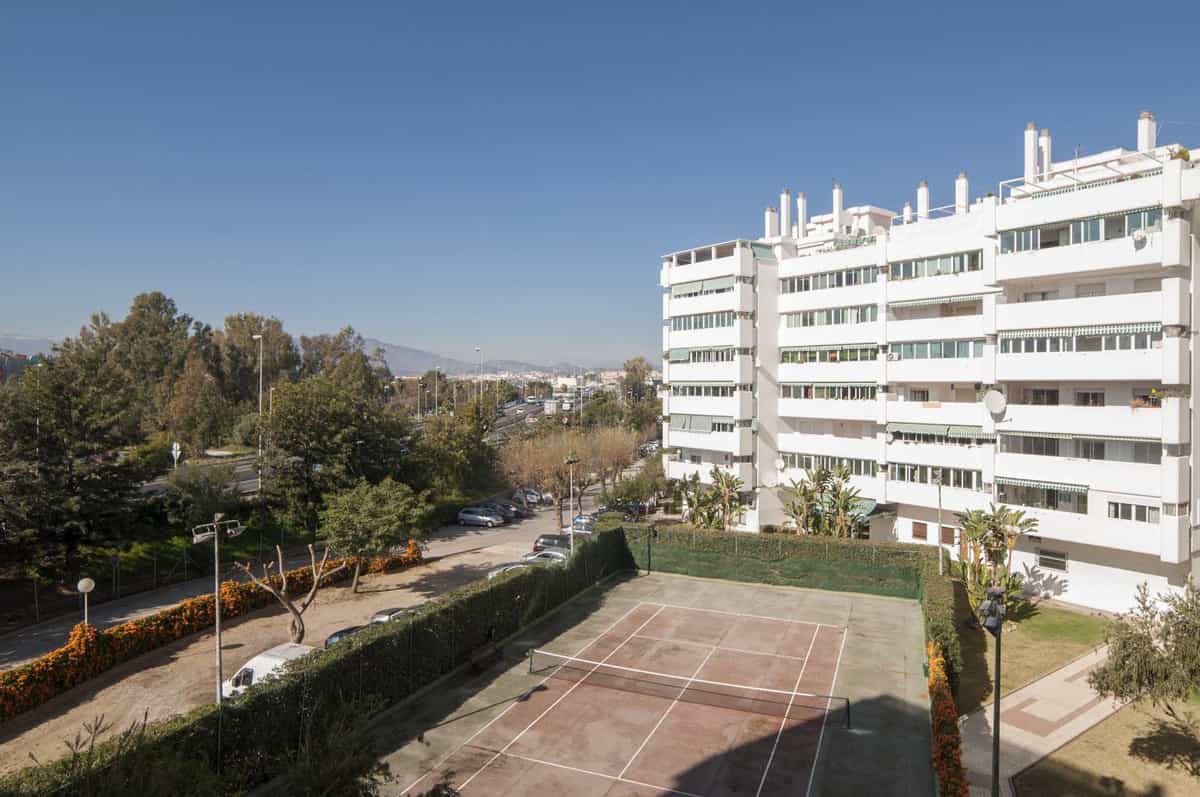 Condominium dans Fuengirola, Andalucía 10995861