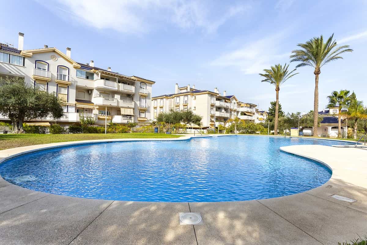 Condominium in Churriana, Andalusia 10996046