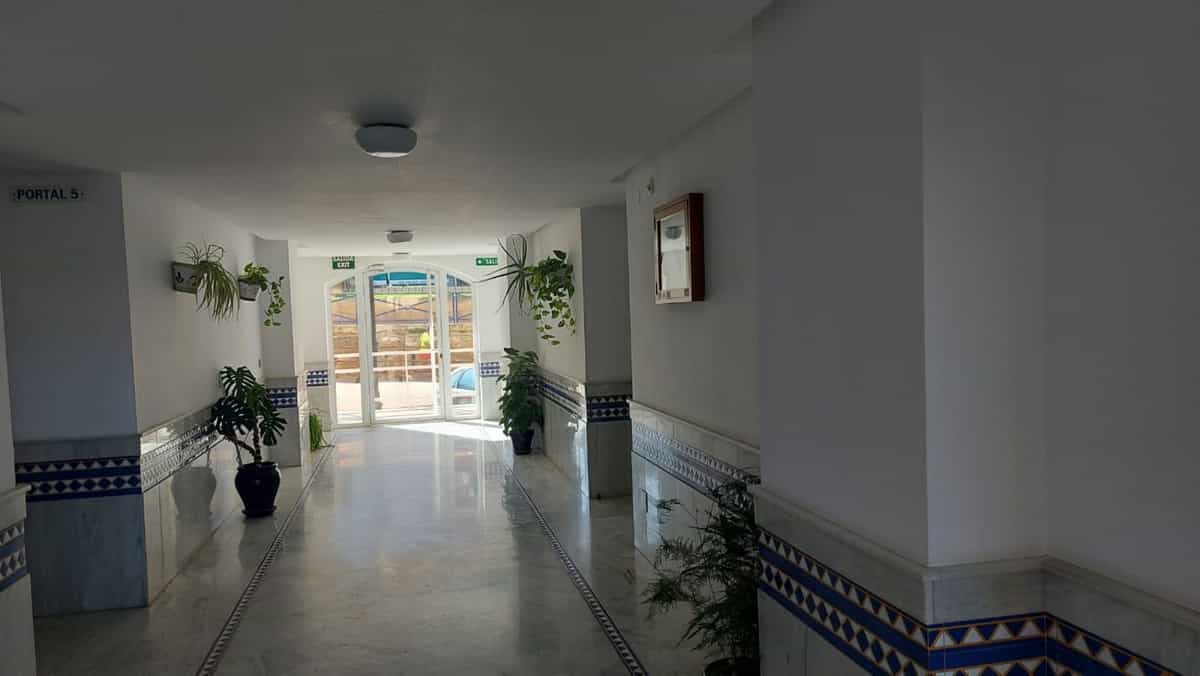 Osakehuoneisto sisään San Luis de Sabinillas, Andalusia 10996072