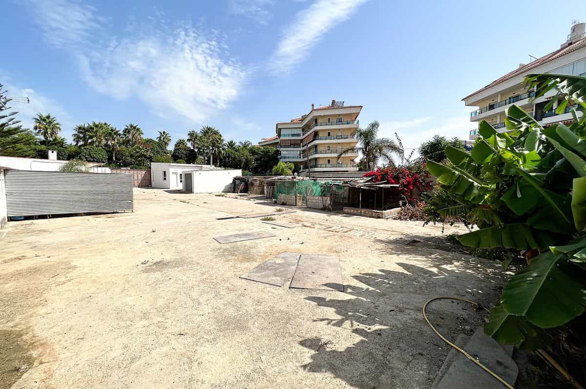 Land in Estepona, Andalusia 10996105