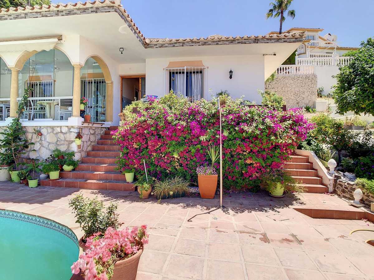 House in Fuengirola, Andalusia 10996319
