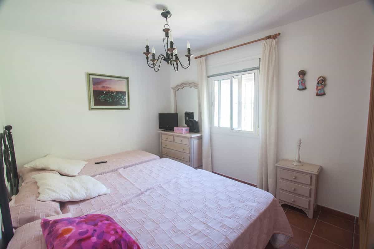 жилой дом в Casares, Andalusia 10996379