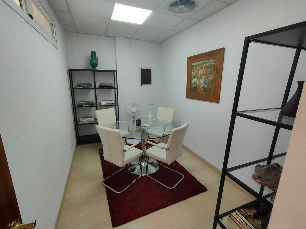Office in Estepona, Andalusia 10996544