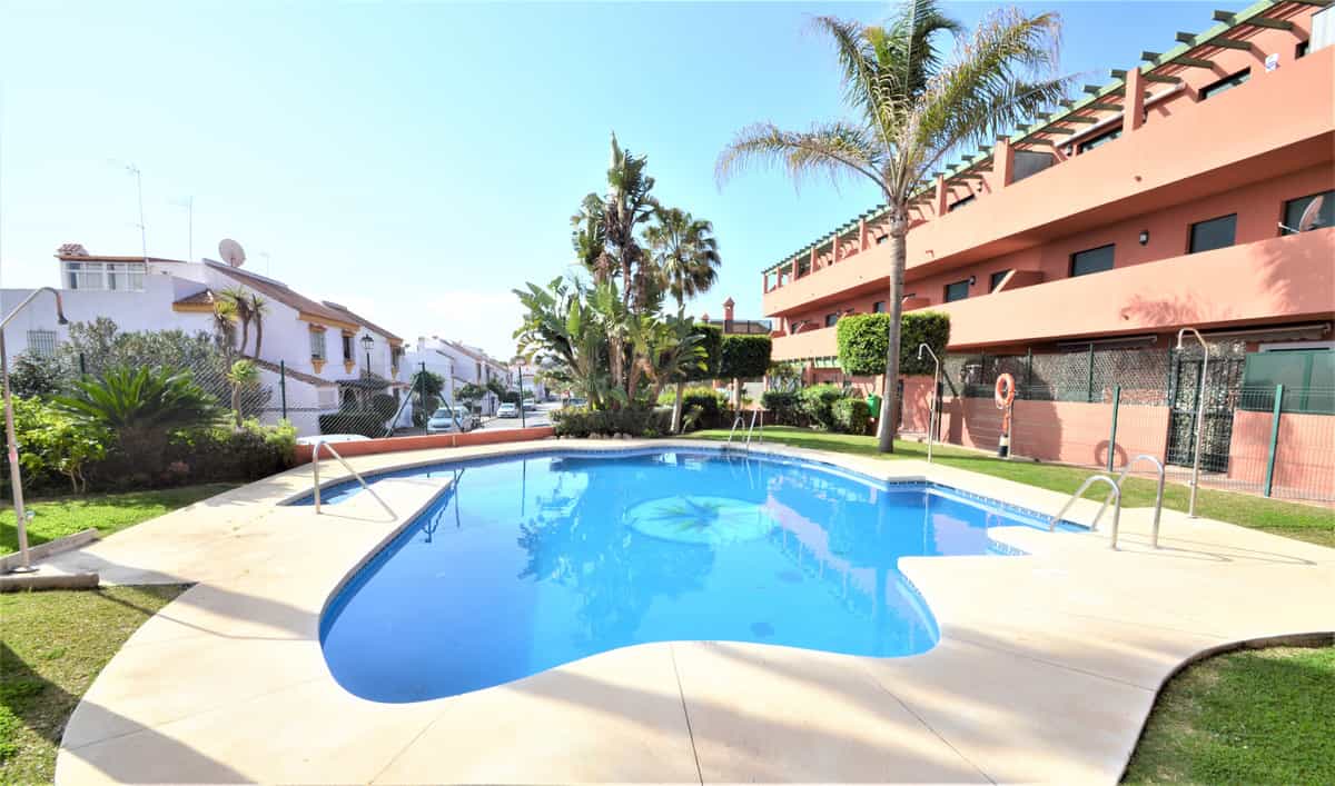 Condominium in Casares, Andalusia 10996561