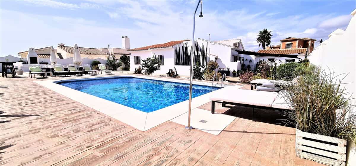 House in Fuengirola, Andalusia 10997039