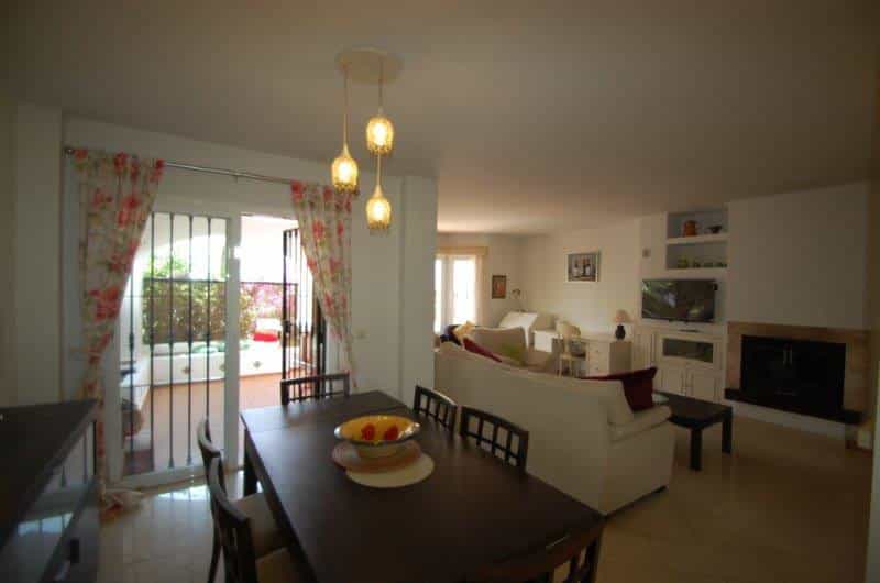 Condominium in El Angel, Andalusia 10997170