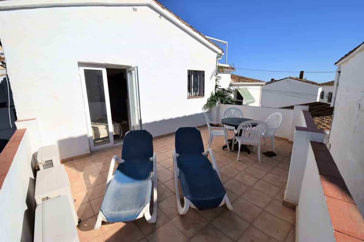 House in Fuengirola, Andalusia 10997256