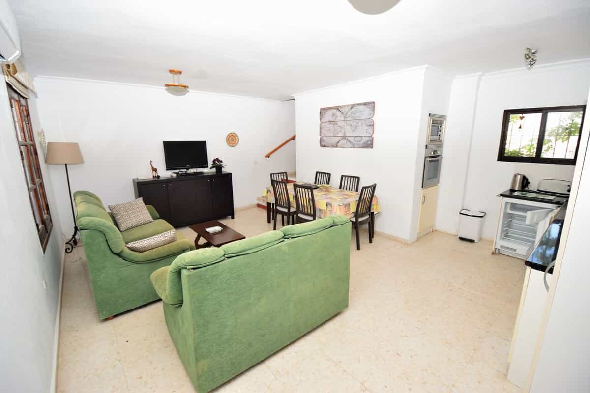 House in Fuengirola, Andalusia 10997256