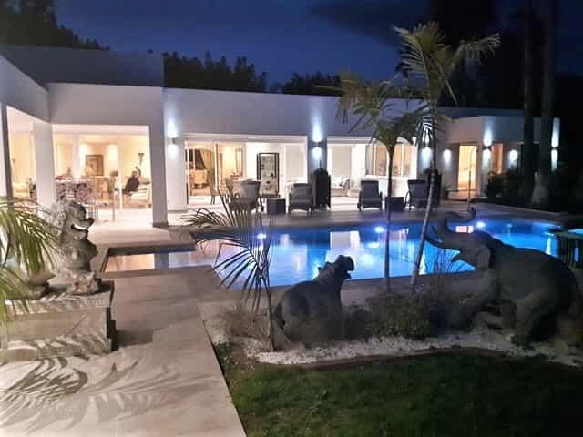 House in Estepona, Andalusia 10997326