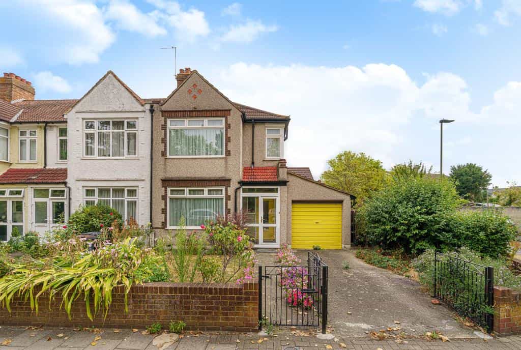 House in Elmers End, Bromley 10997495