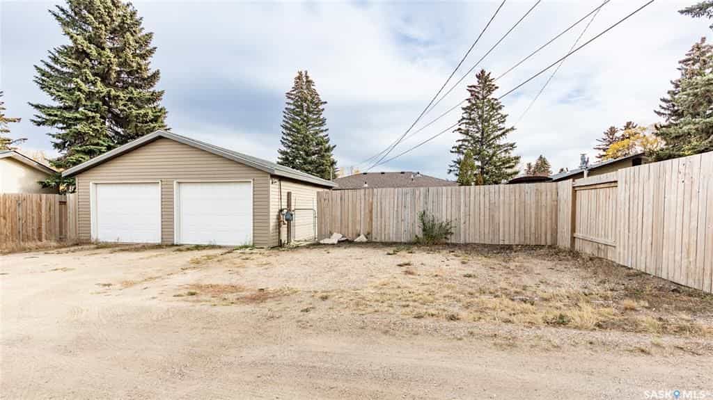 House in Saskatoon, Saskatchewan 10997641