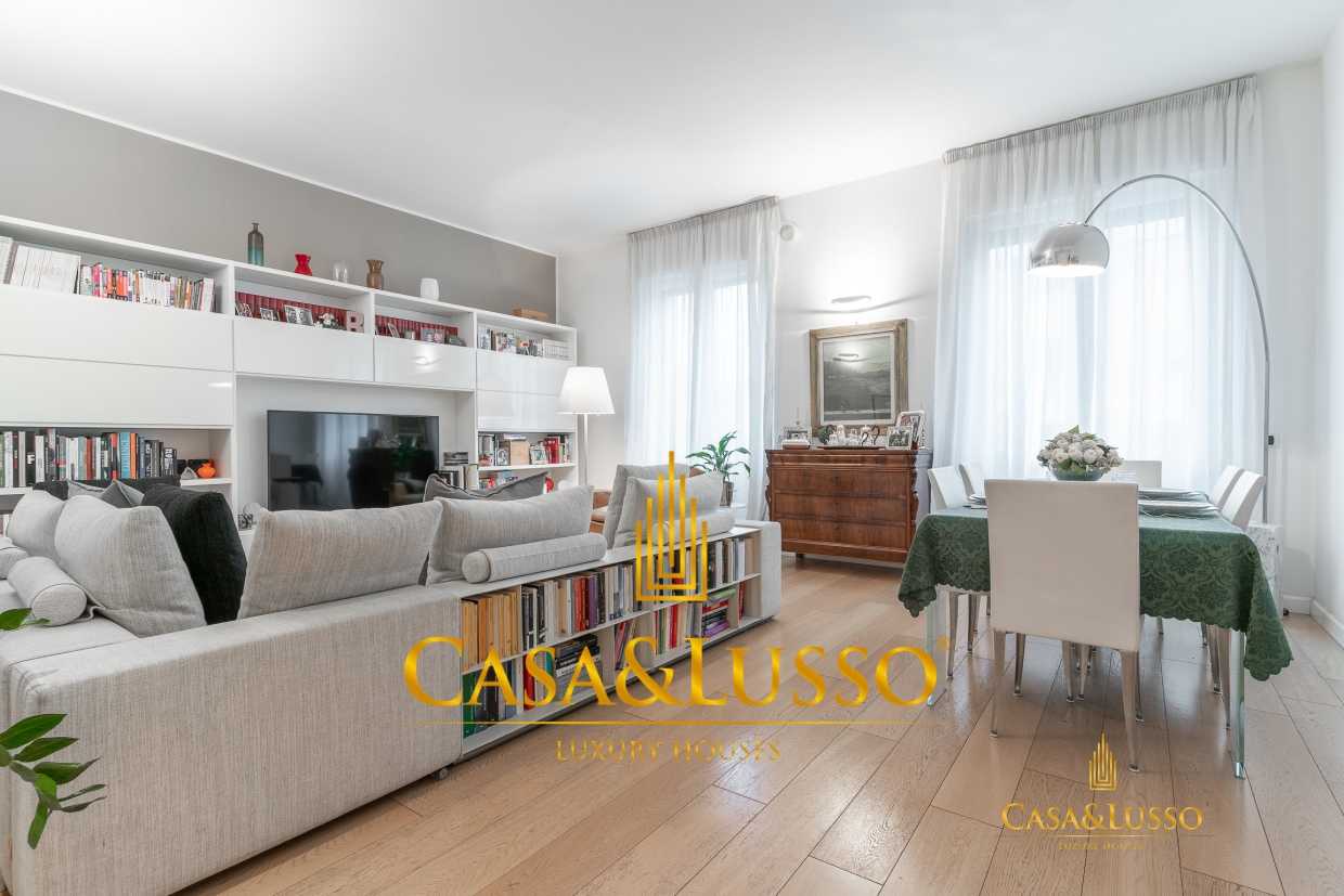 Condominium in Milaan, Lombardije 10997667