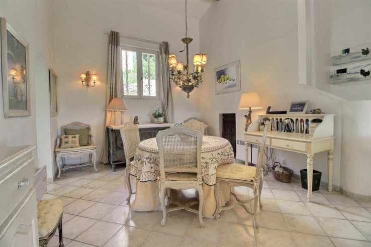 House in Montauroux, Provence-Alpes-Cote d'Azur 10997697