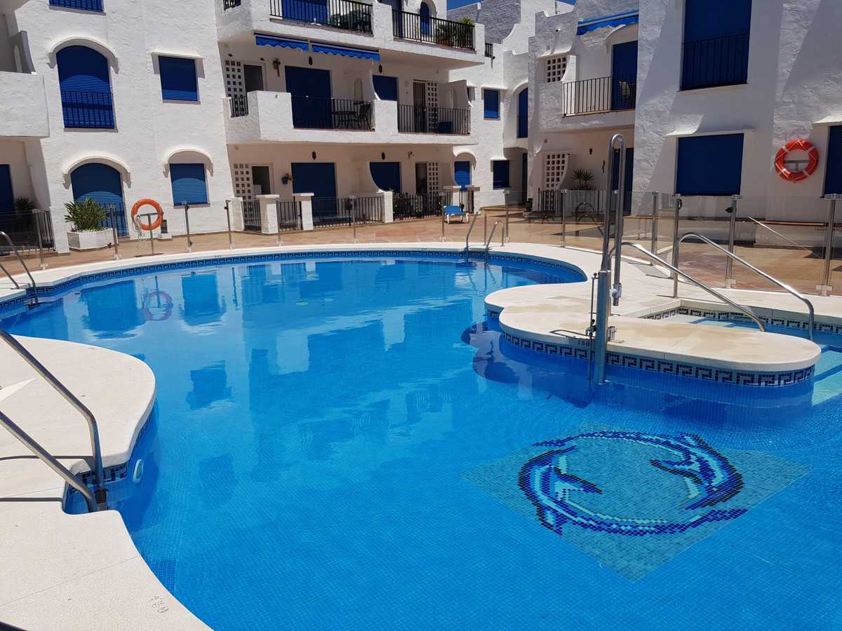 公寓 在 Puerto de la Duquesa, Andalusia 10997866