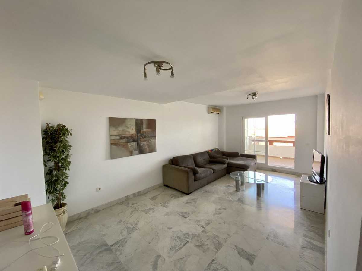 Condominium in Benalmádena, Andalucía 10998068