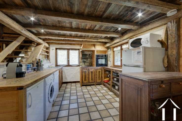 House in Val-d'Isere, Auvergne-Rhone-Alpes 10998102