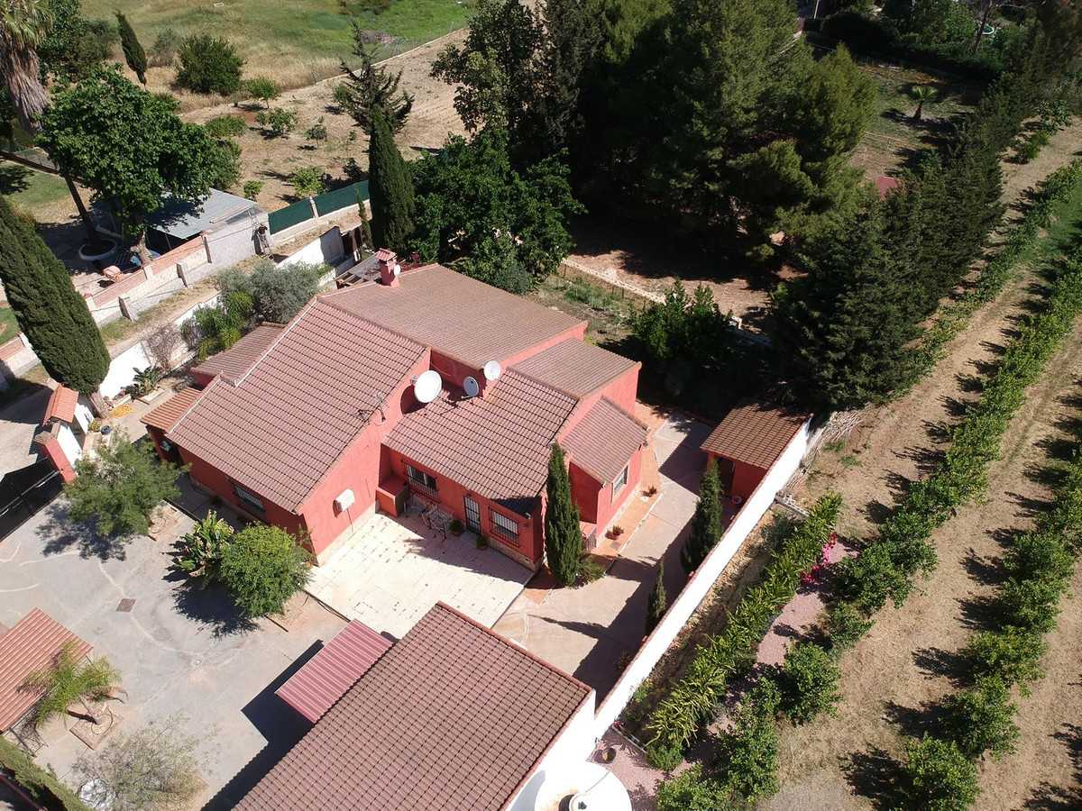 Casa nel Alhaurin el Grande, Andalusia 10998442