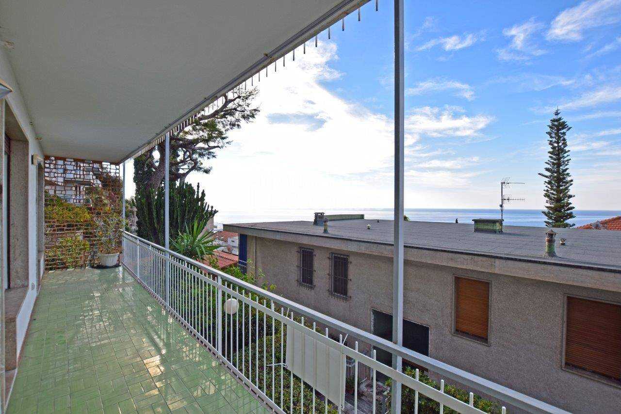 Condominium in Ospedaletti, Liguria 10998467