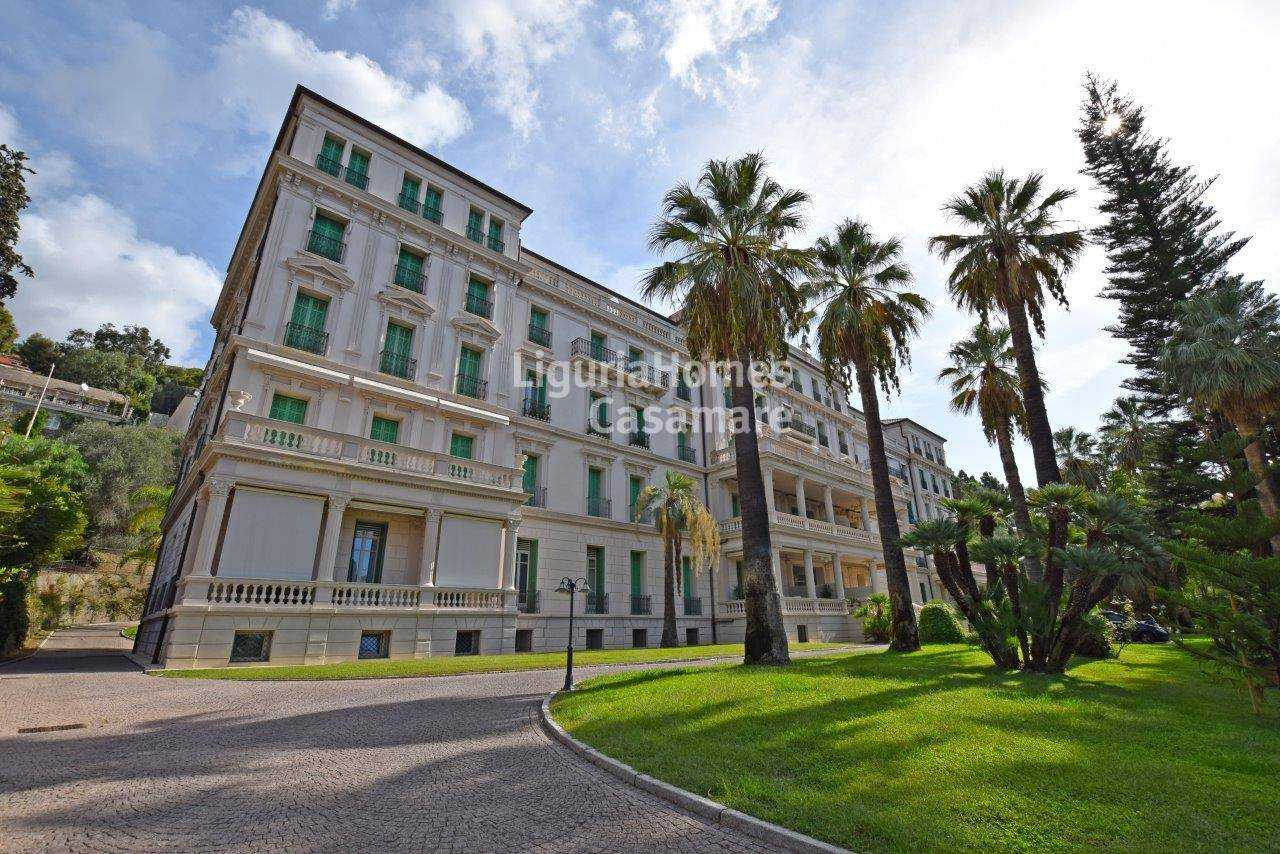 公寓 在 Ospedaletti, Liguria 10998485