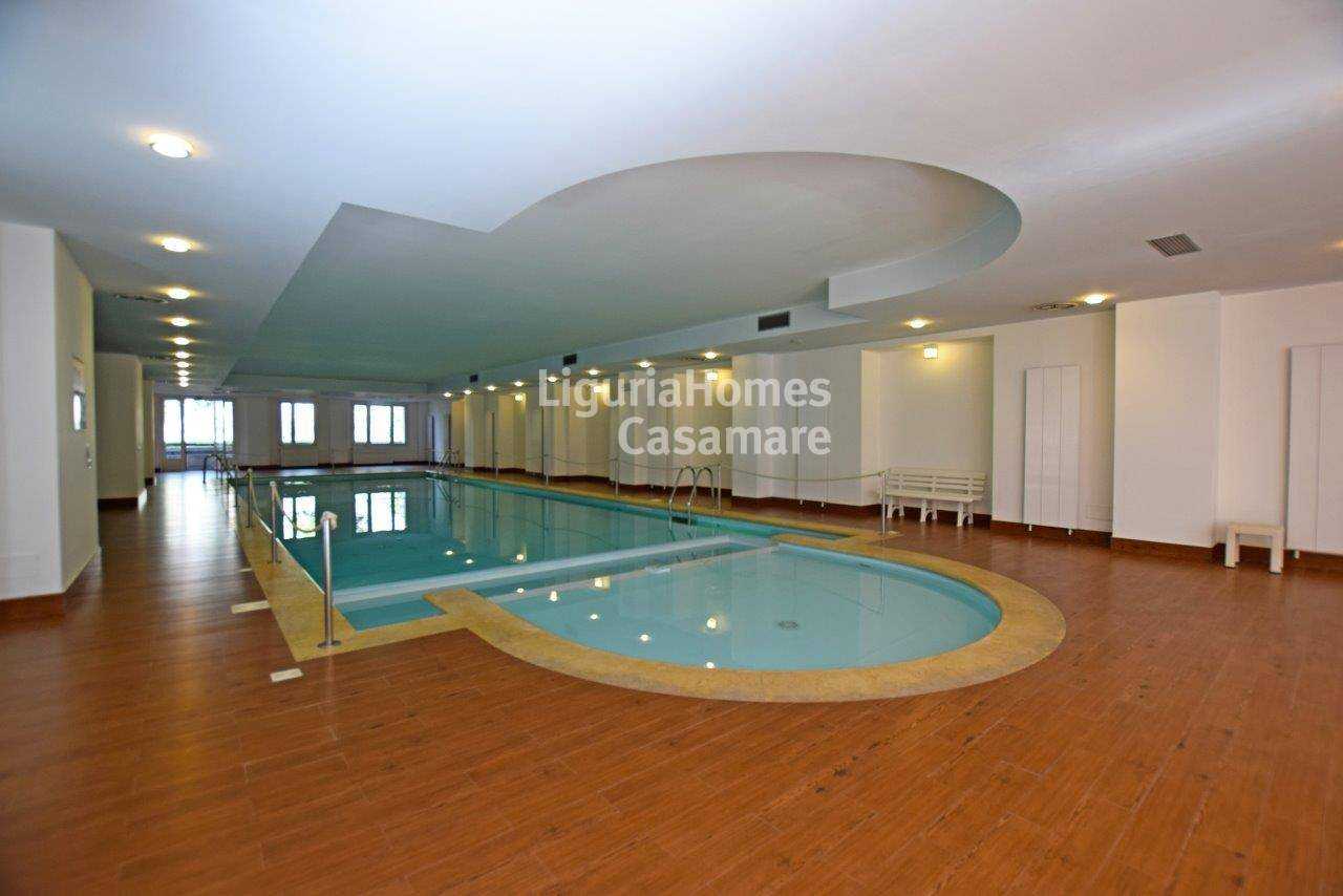 Condominium dans Ospedaletti, Liguria 10998505