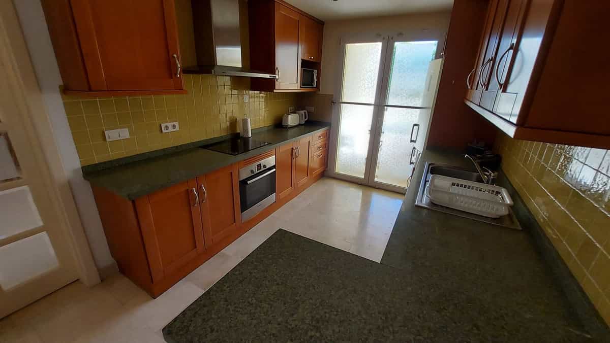 Condominium in Casares, Andalusia 10998762
