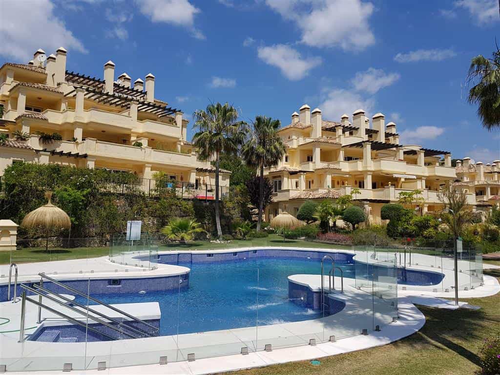 Condominium in Casares, Andalusia 10998933