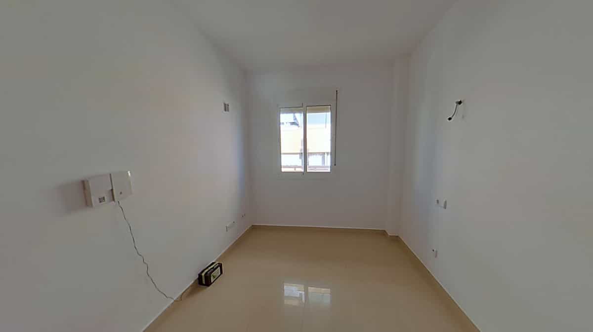 公寓 在 San Luis de Sabinillas, Andalusia 10998950