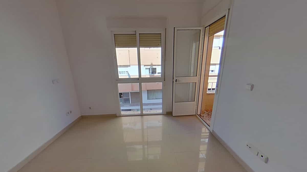 Condominium dans San Luis de Sabinillas, Andalusia 10998950