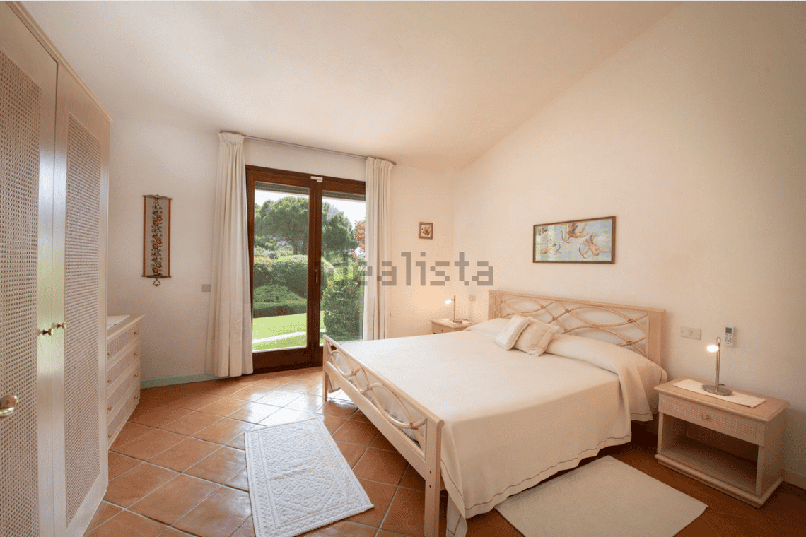 rumah dalam Quartu Sant'Elena, Sardinia 10999435