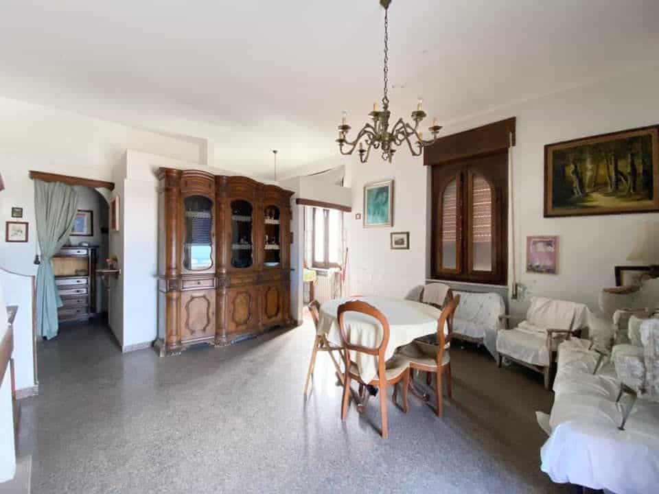 casa no Marina di Carrara, Tuscany 10999448