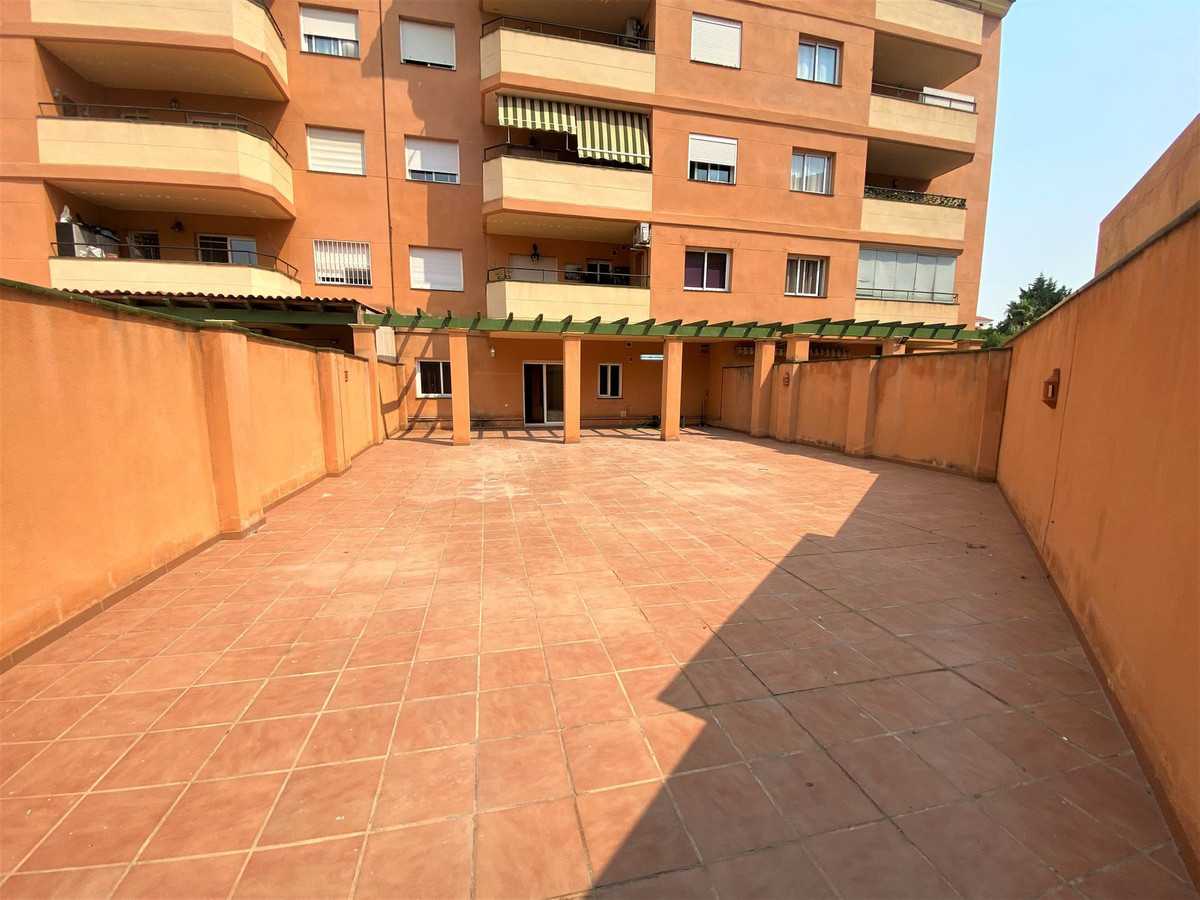 Condominium dans San Luis de Sabinillas, Andalusia 10999455
