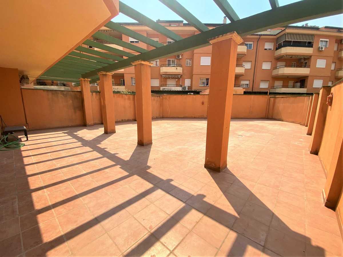 Condominium dans San Luis de Sabinillas, Andalusia 10999455