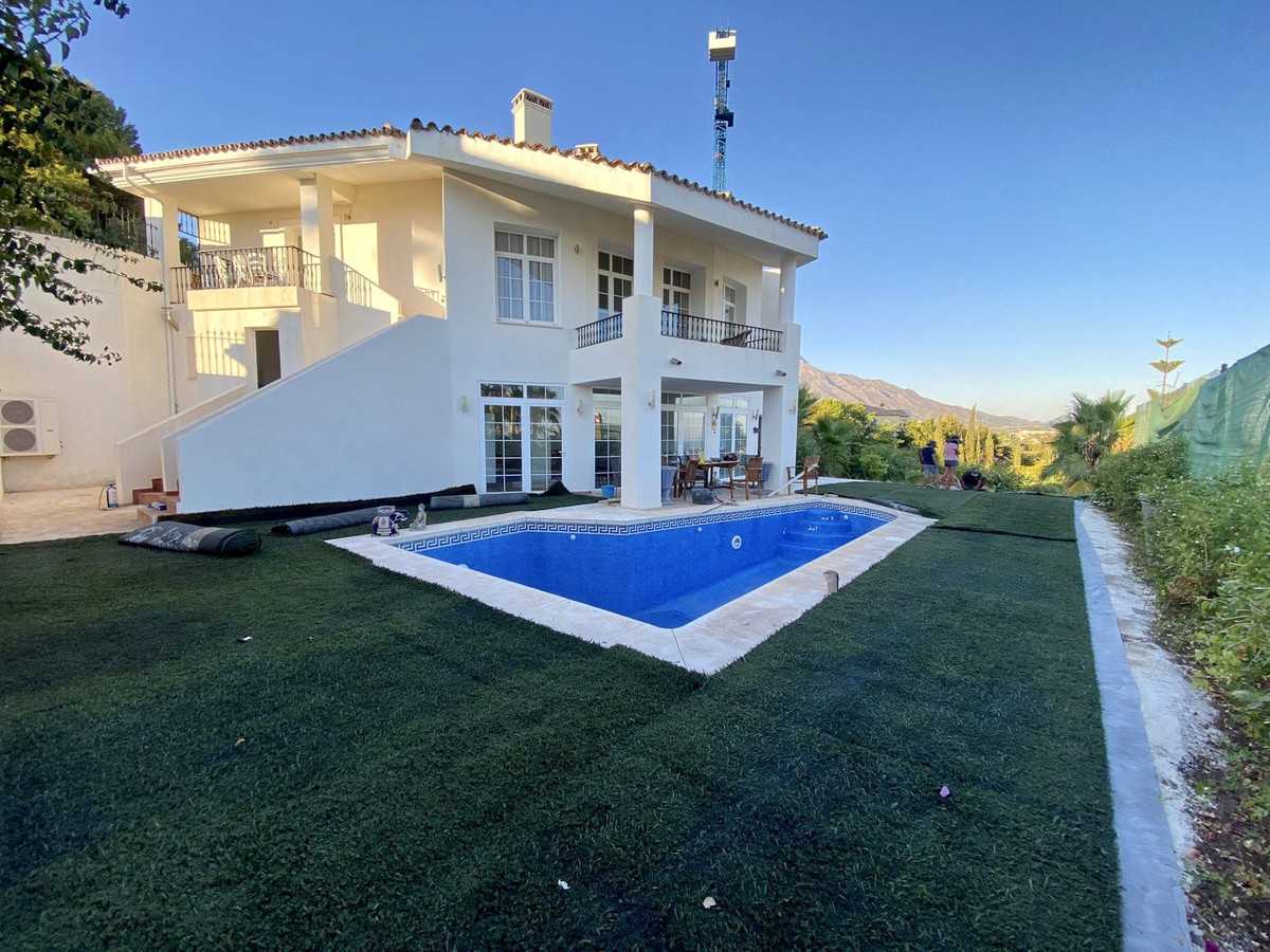 House in Benahavis, Andalusia 10999481