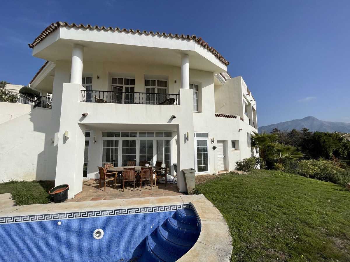 House in Benahavis, Andalusia 10999481