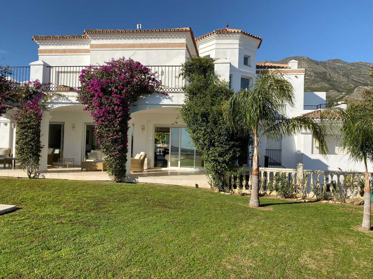 House in Alhaurin el Grande, Andalusia 10999759