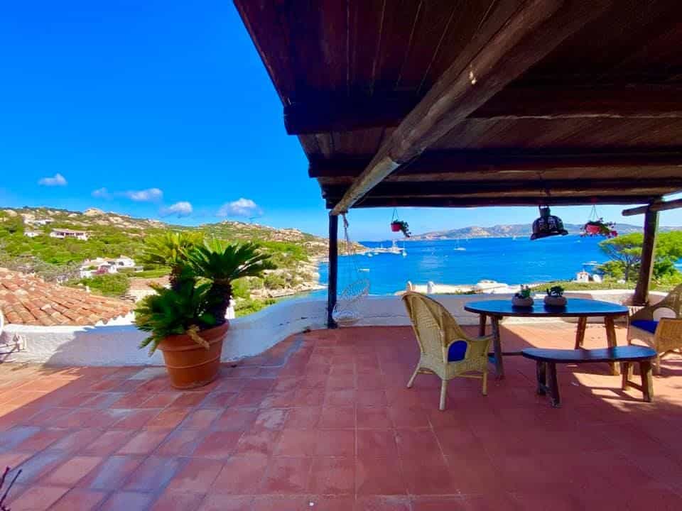 жилой дом в Punta Sardegna, Sardinia 11000086