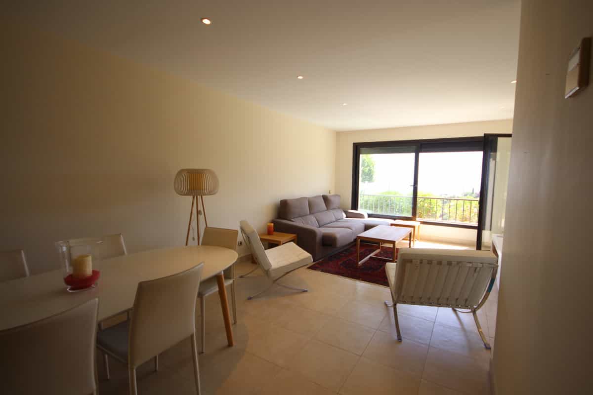 Condominium in , Andalucía 11000097