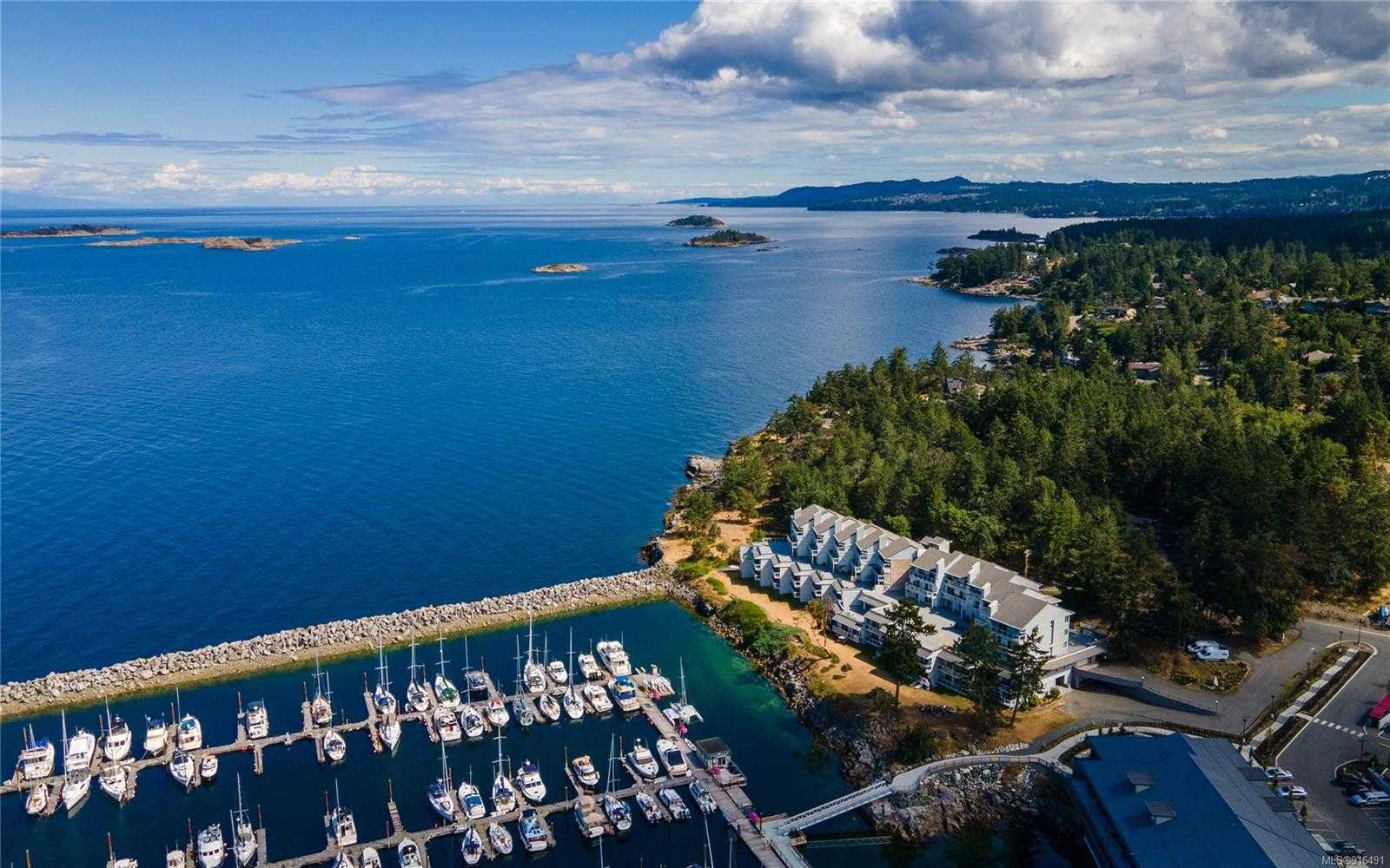 Condominium in Nanoose Bay, British Columbia 11000271