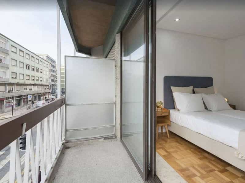 Condominium in Porto, Porto 11000664