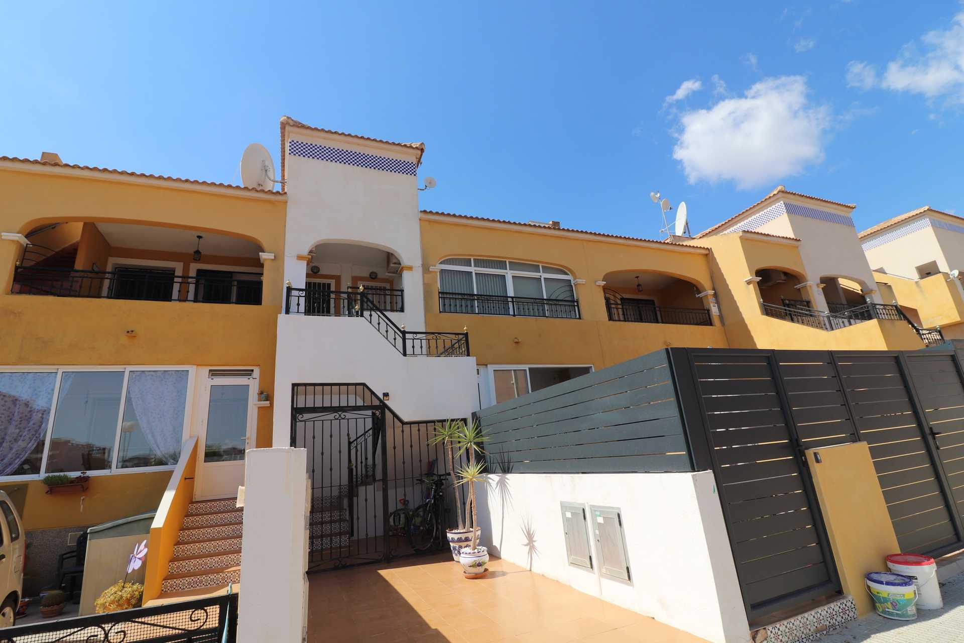 Eigentumswohnung im Los Montesinos, Valencia 11001425