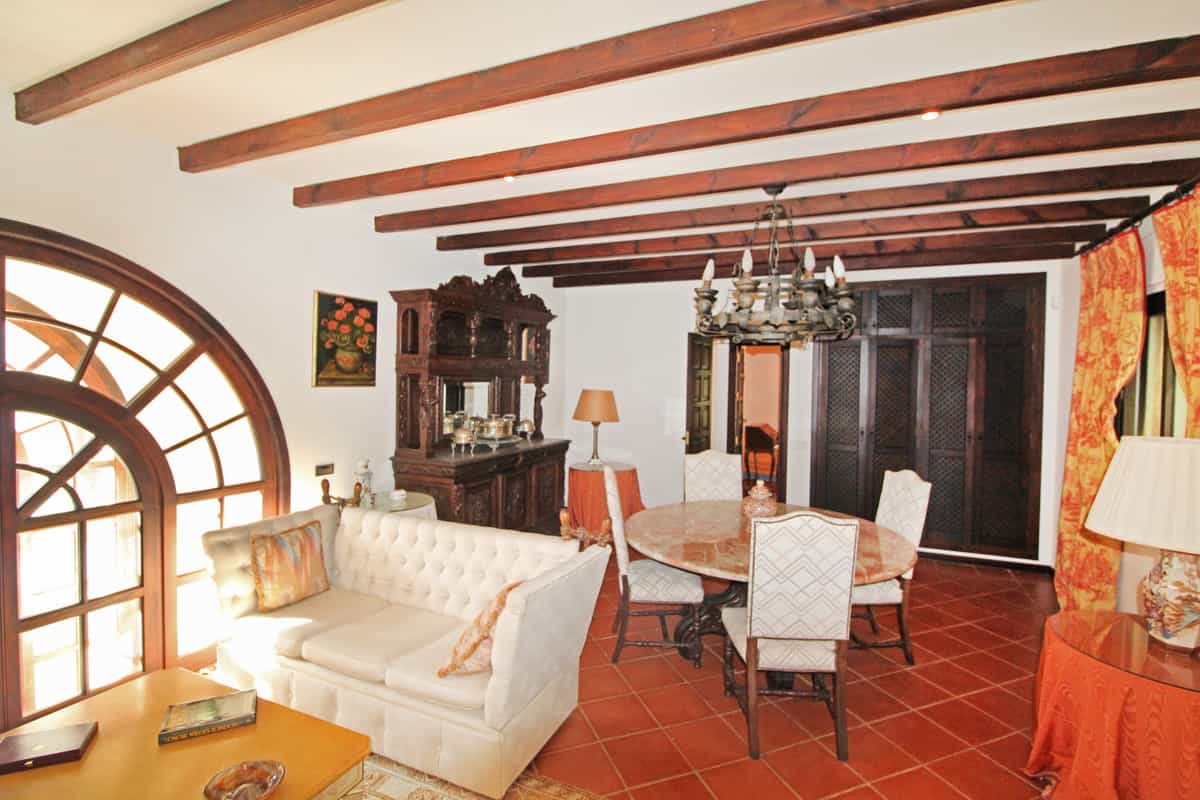 rumah dalam Ubrique, Andalucía 11002012