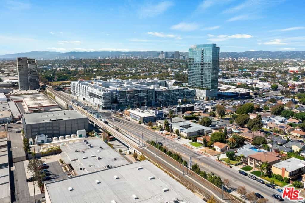 Condominium dans Los Angeles, California 11002123
