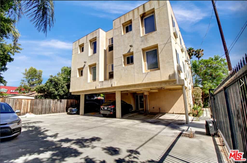 Condominium in Aurant, California 11002184